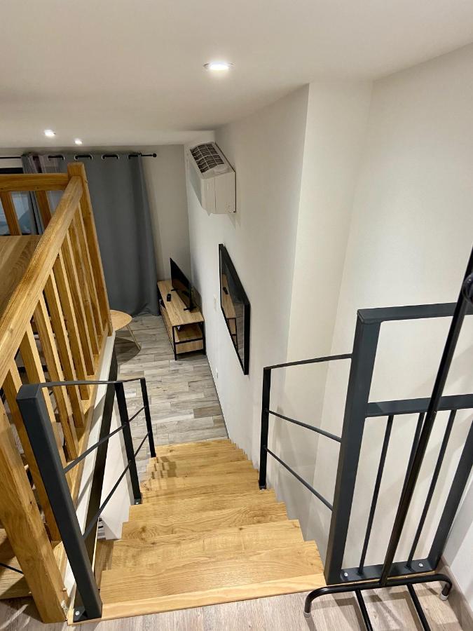 Studio Meuble Du Bourg Puymiclan Exteriér fotografie