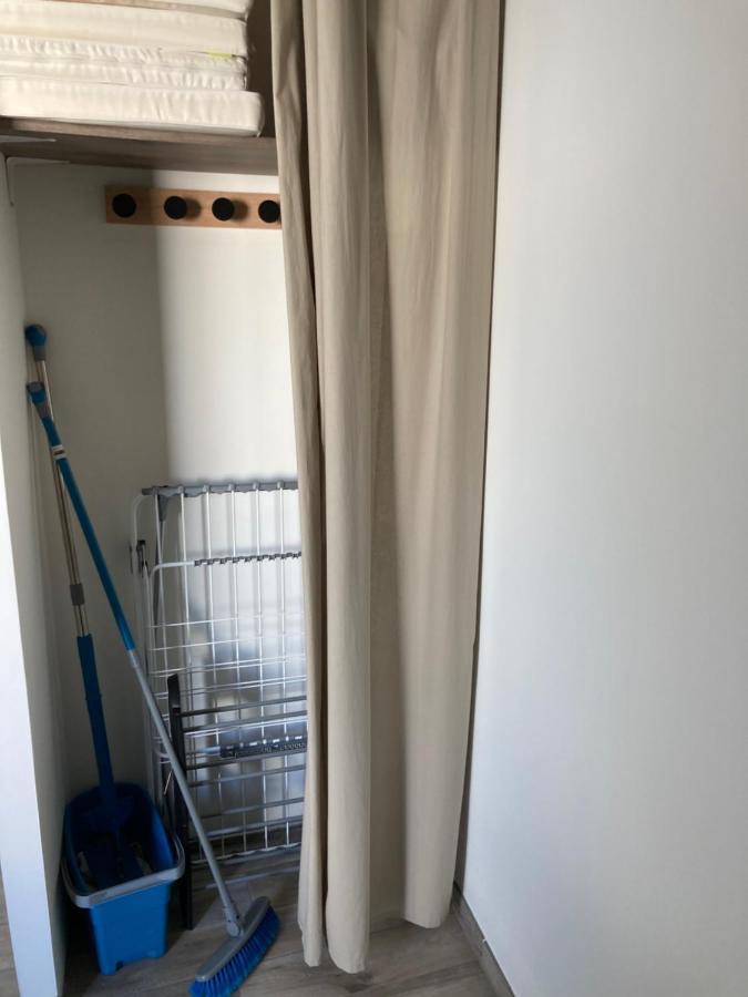 Studio Meuble Du Bourg Puymiclan Exteriér fotografie